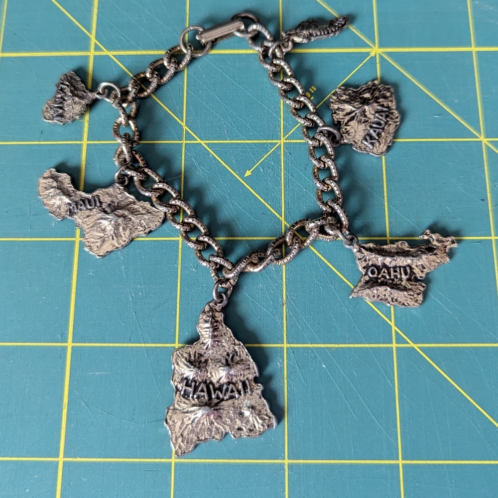 Vintage Hawaii Souvenir Silvertone Bracelet